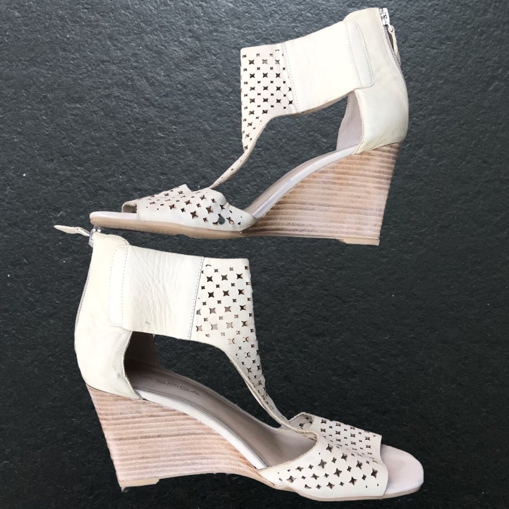 VIA SPIGA Ecru Perforated Sandals 8.5